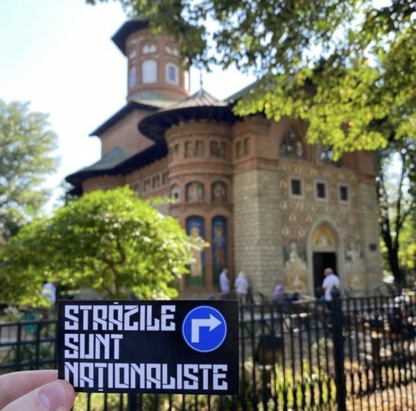 Set 100 stickere Străzile sunt naționaliste